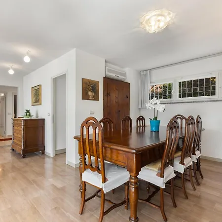 Villa, Relax, Parking E Wifi Villa Gera Lario